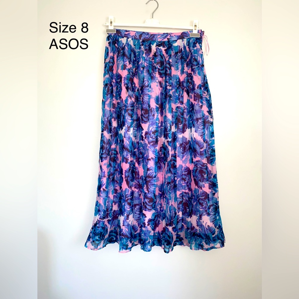 Flower skirt size 8 ASOS
